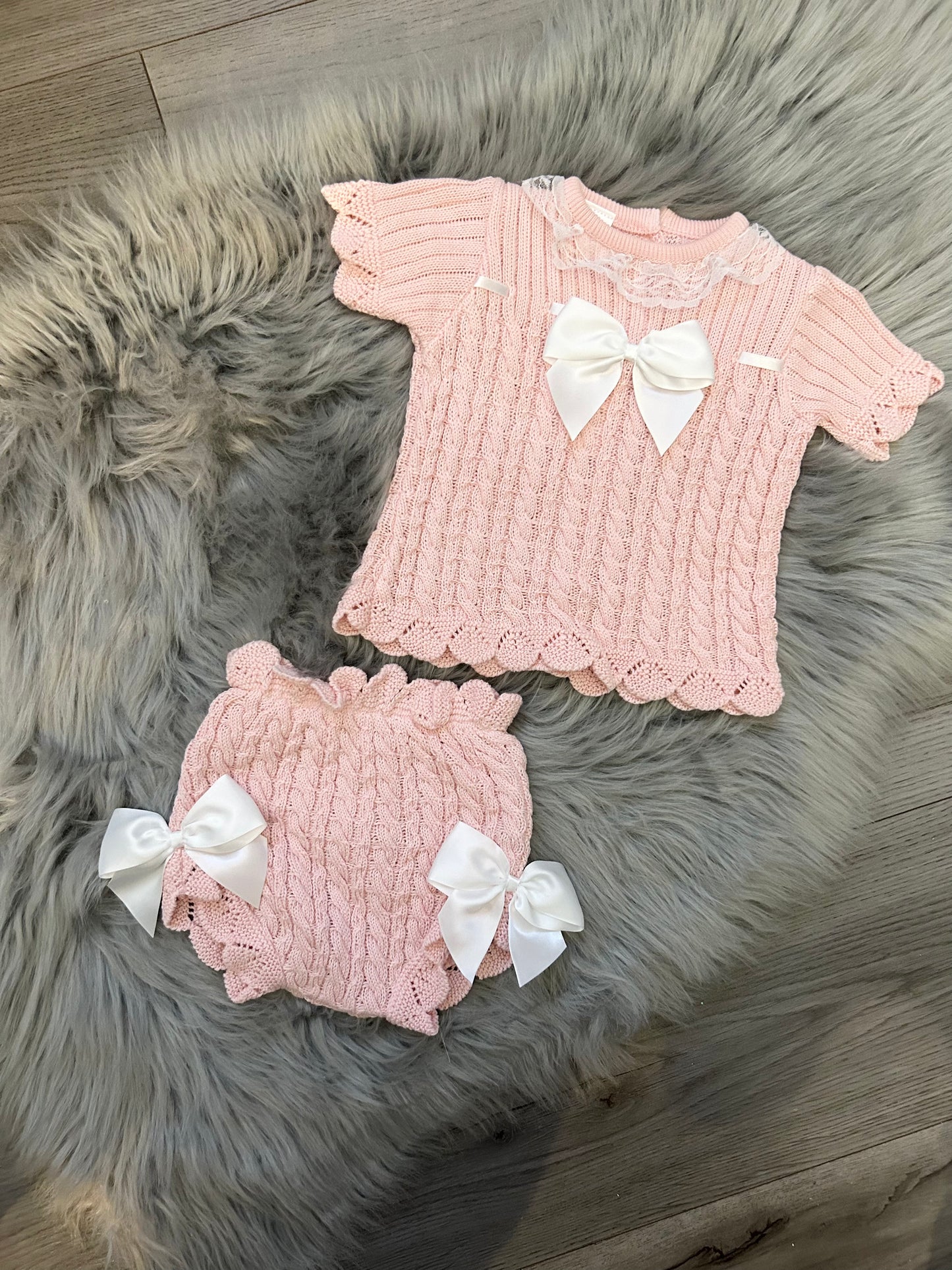 Pink knit bow set